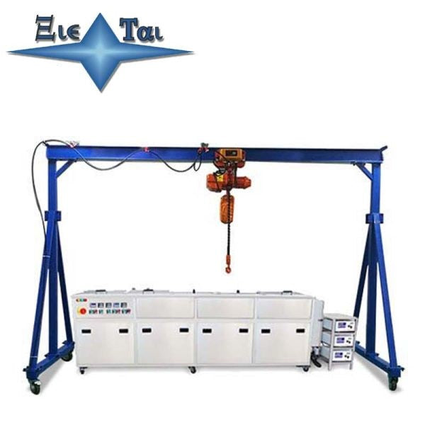 Ultraschall-Reinigungsmaschine mit Laufkran und elektrischem Hebezeug für mehrere Tanks